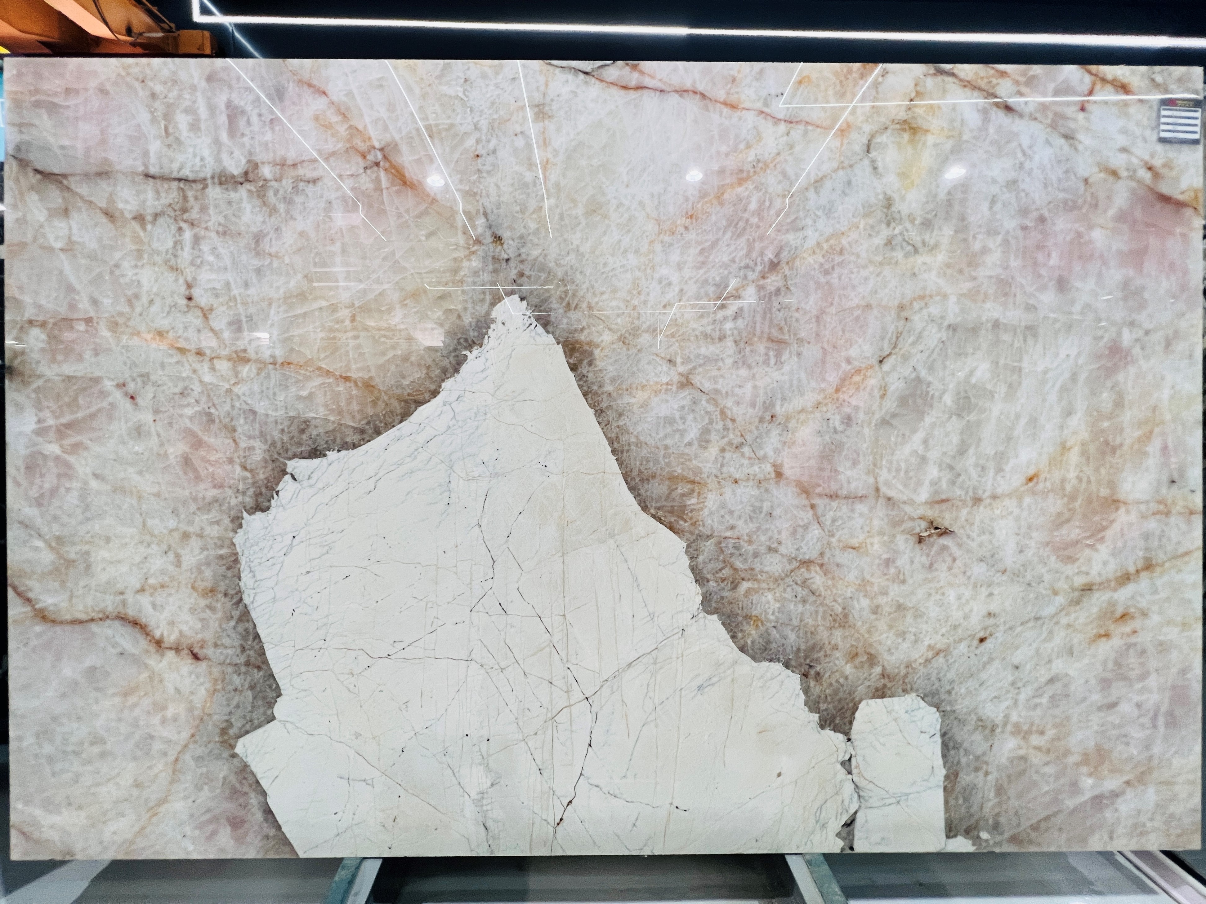 Cristallo Pink Quartzite Slab