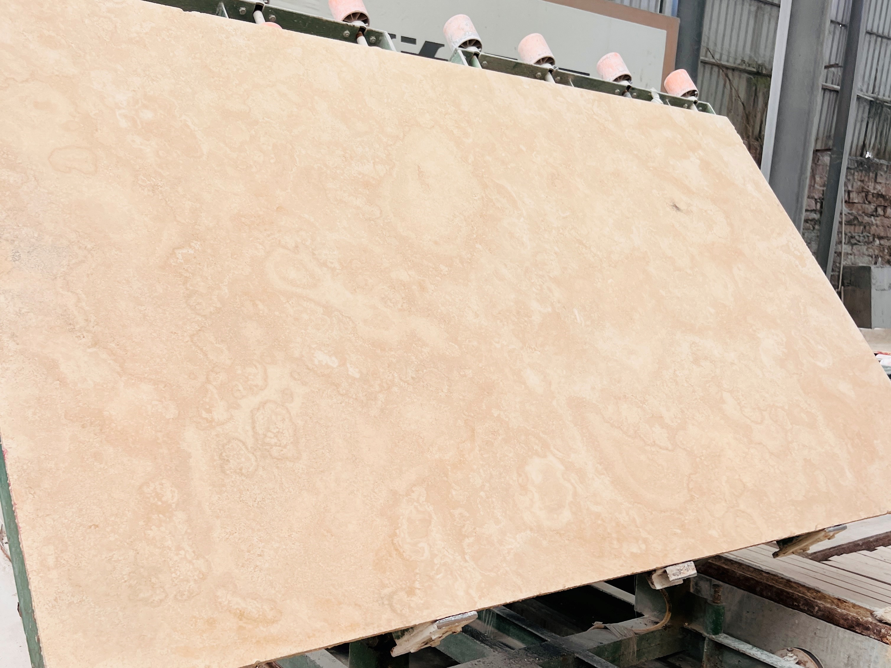 Cross Cut Italian Beige Travertine