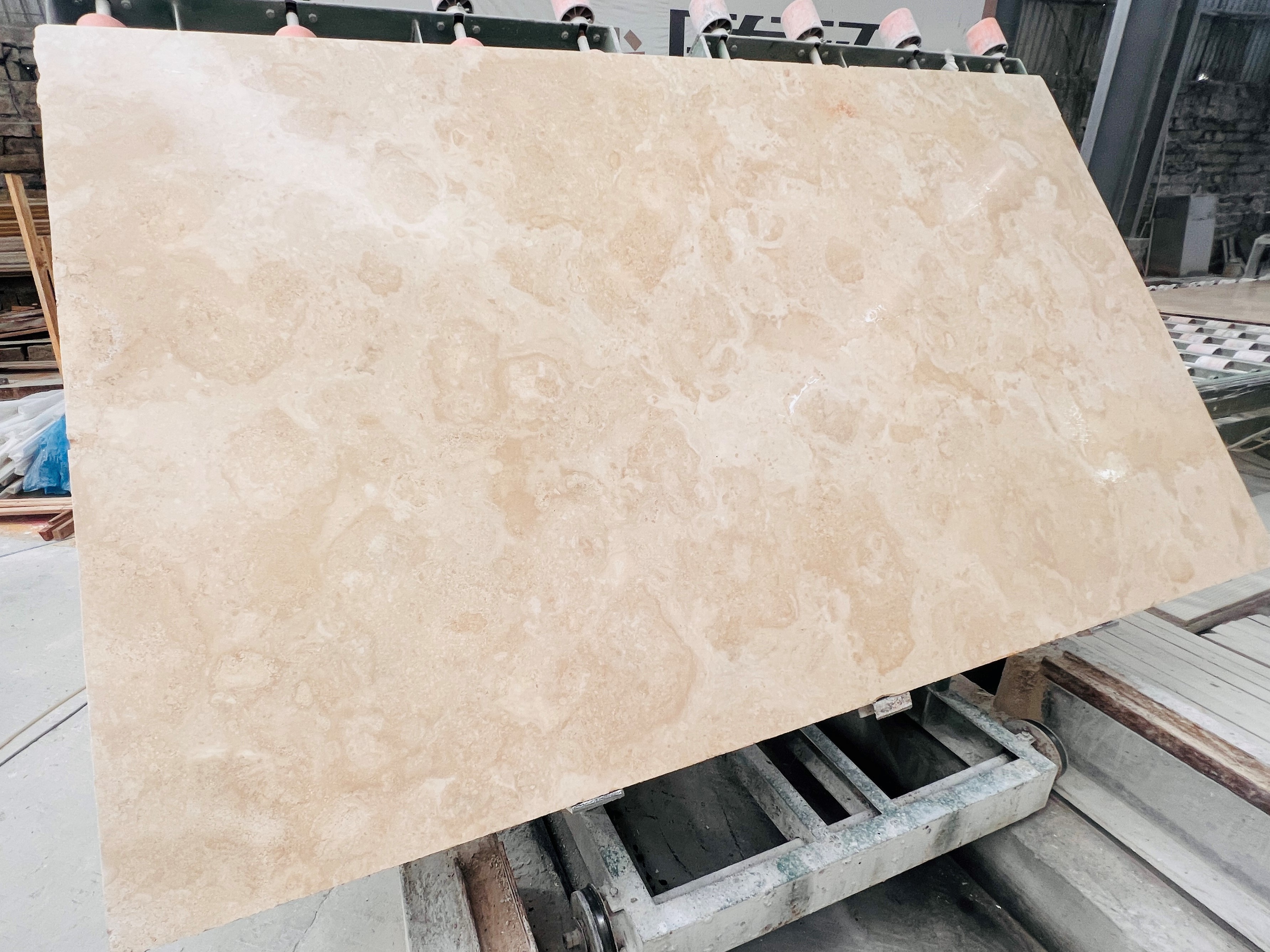 Cross Cut Roman Classico Travertine Slabs