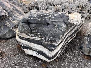 Black Stone Boulders for Garden Landscape Decoration