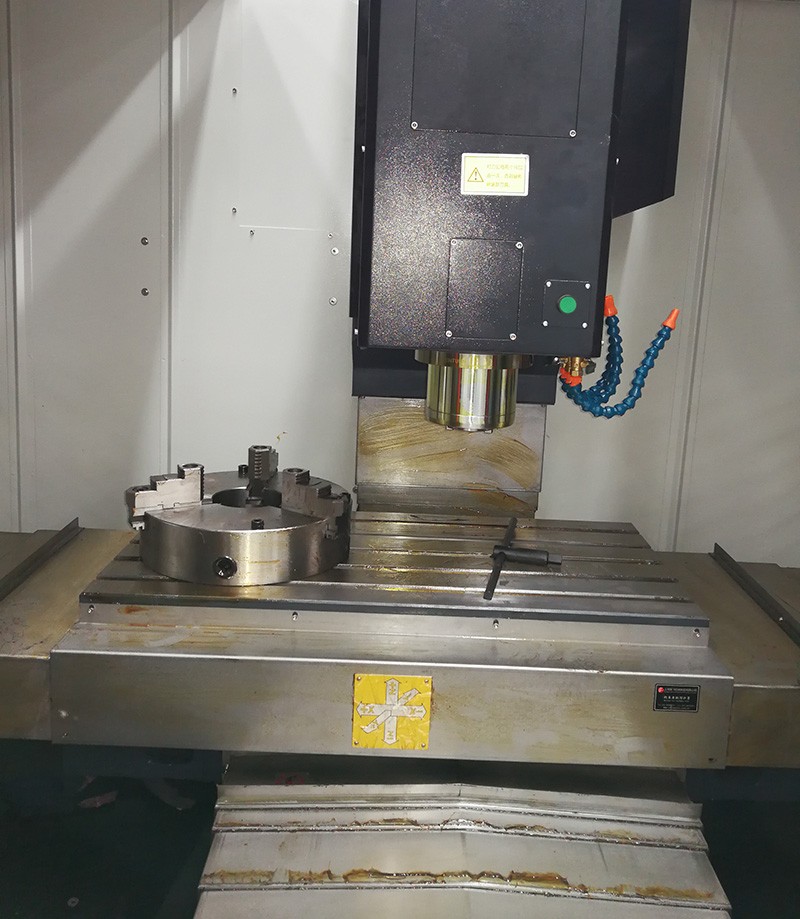 850L 3 Axis Metal Processing Machinery Milling Machine Vertical Machining Center With Mitsubishi System