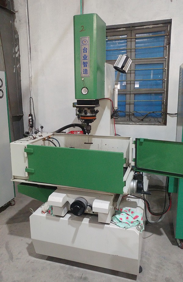 7130 EDM Sparking Machine For Mold Dies Processing