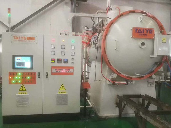 755 Oil Quenching Pressurized Air Cooled Heat Treatment Vacuum Furnace