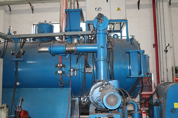 966 Oil Quenching Pressurized Air Cooled Heat Treatment Vacuum Furnace