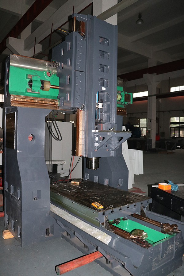 VMC 1060B 3 Axis Hard Line Vertical CNC Milling Machine For Aluminum Extrusion Dies