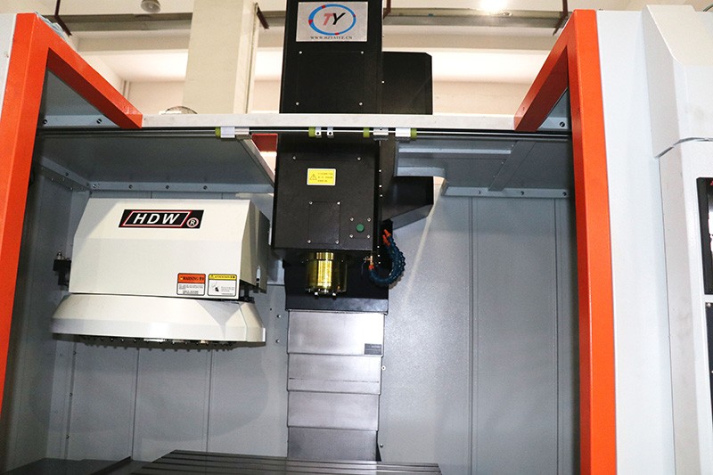 VMC 1060 Type 3 Axis Hard Line Vertical Machining Center With Fanuc Control And 24 ATC