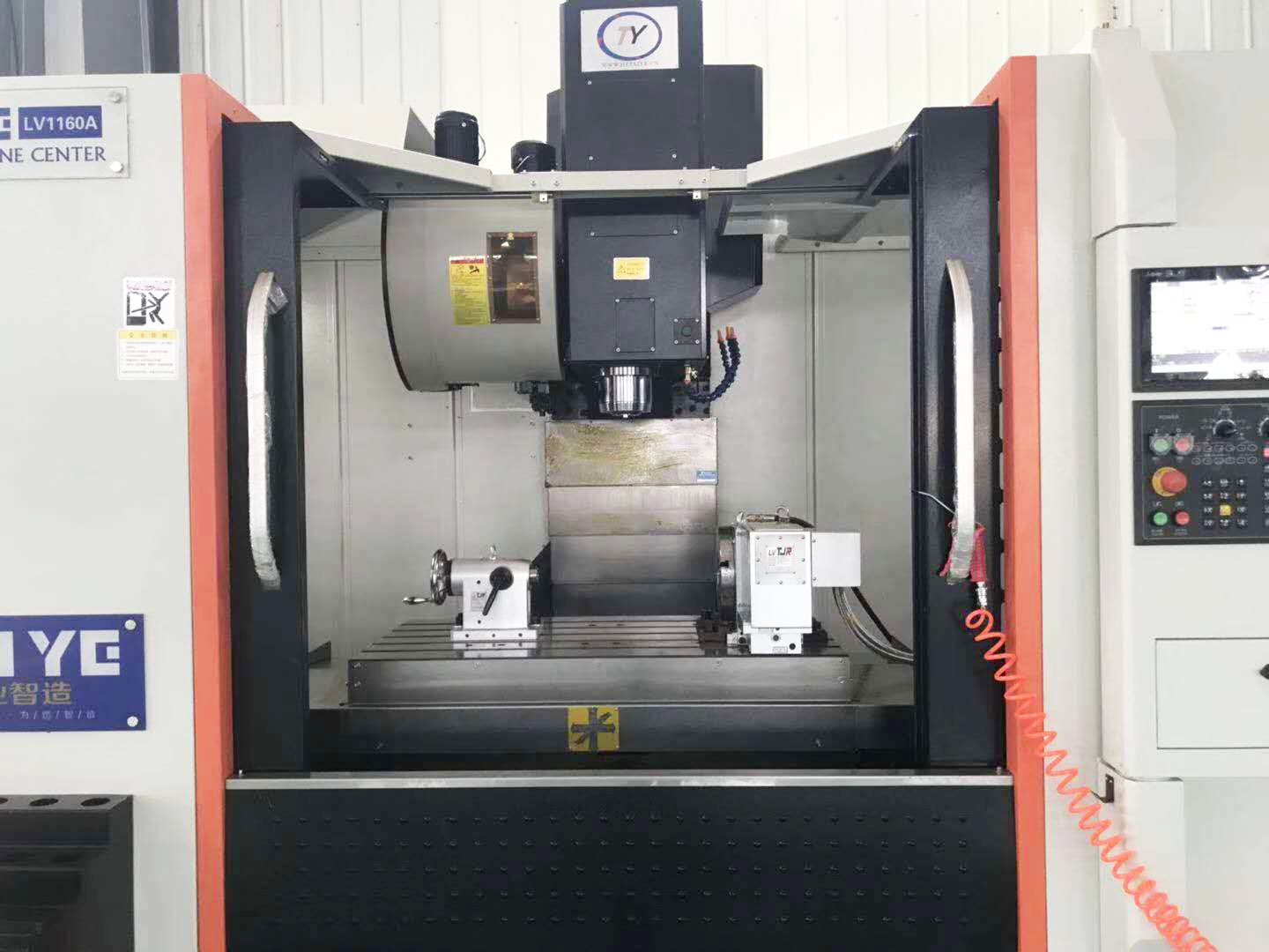 VMC1165 4axis Rail Line Milling Machining Center CNC Vertical Machining Center For Machining And Mold Process