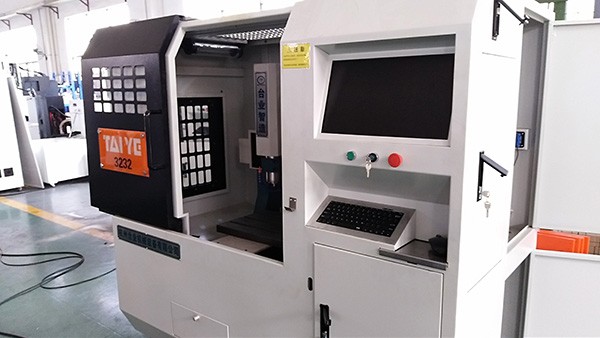 3232 Type Mold Dies CNC Engraving -milling Machine