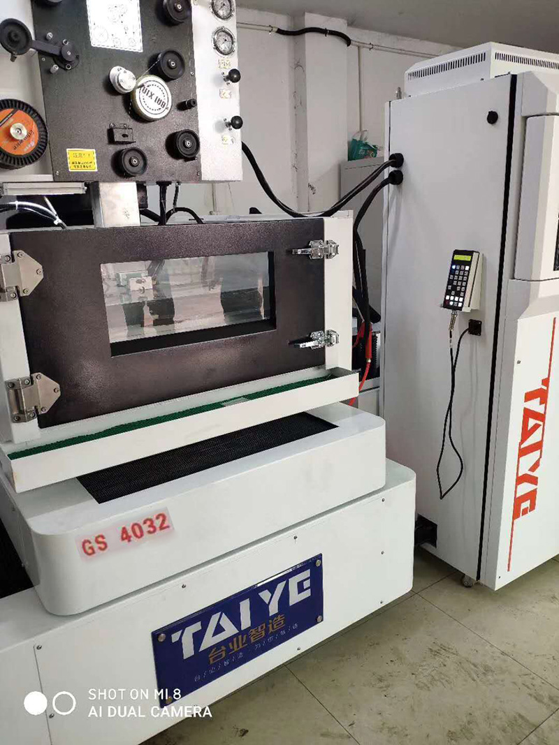 Method of wire cutting machine operation