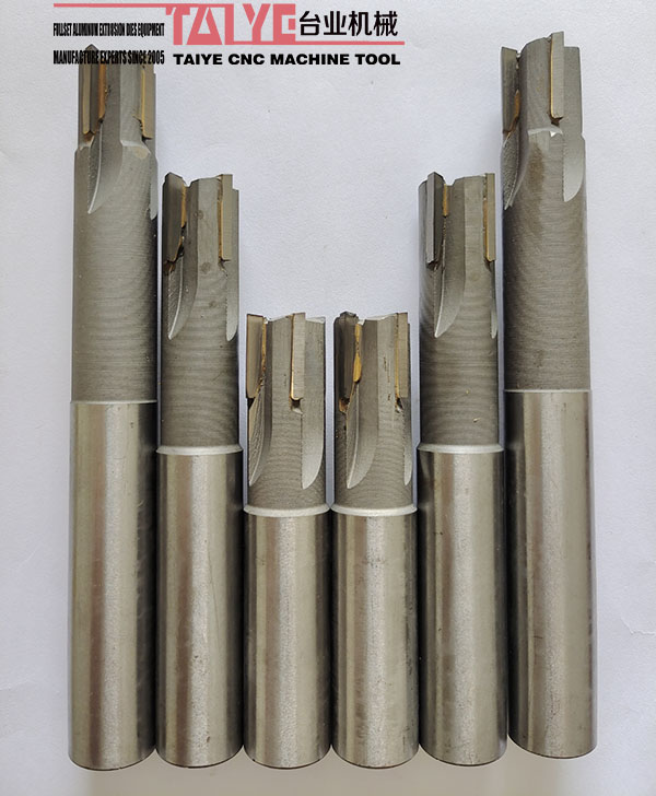 What should be paid attention to when the machining center is suitable for end mills