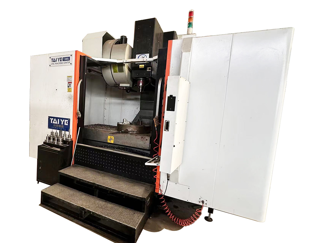 VMC 1370 Fresatrice CNC verticale tipo 3 assi linea dura con controllo Fanuc 0i-MF