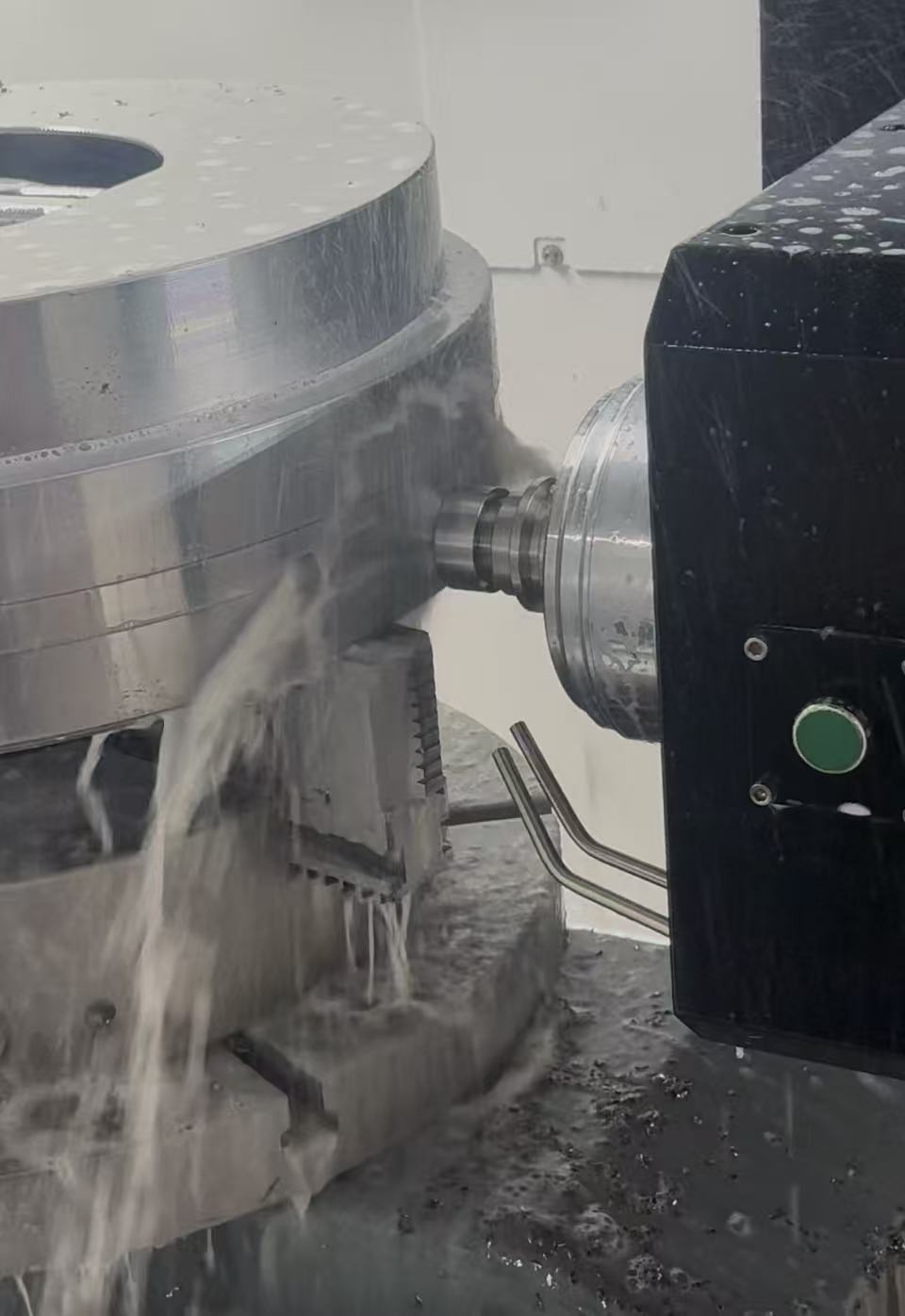 Aluminum extrusion die