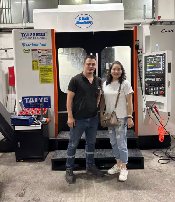 Aluminum extrusion die