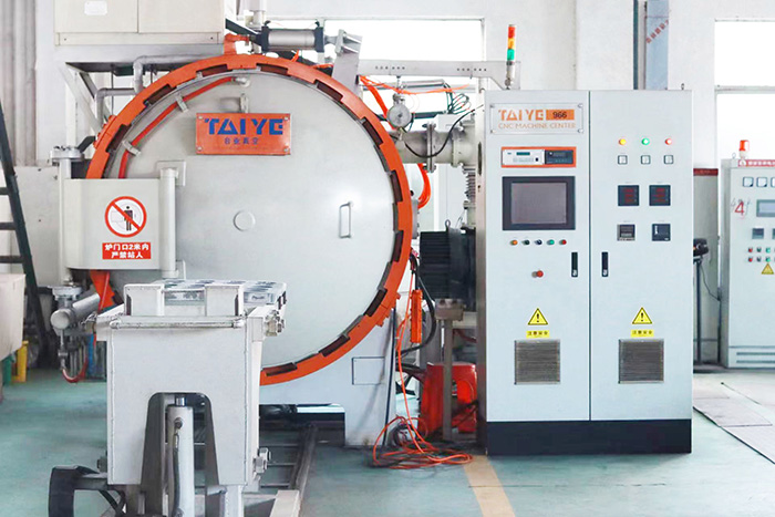 966 Oil Quenching Pressurized Air Cooled Vacuum Furnace，heat Treatment Vacuum Furnace