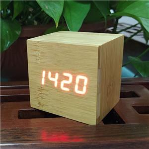 最新デザインバンブーキューブ ミニ LED竹デジタル目覚まし時計