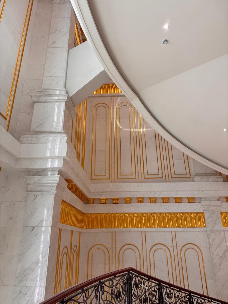 white marble ariston white