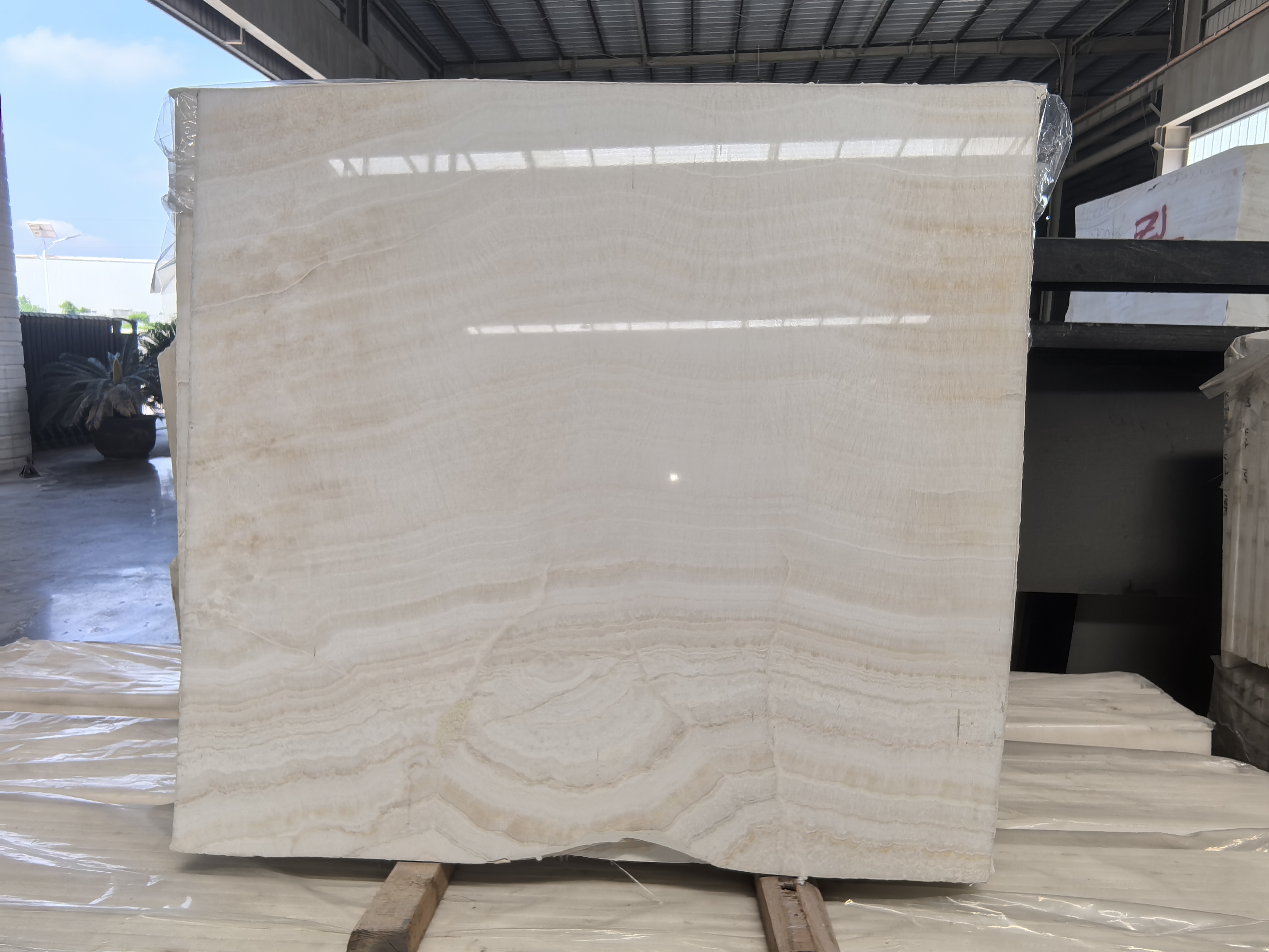 Wooden Straight Vein Onyx