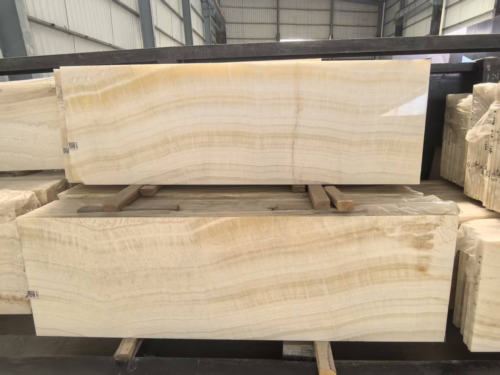 Wooden Straight Vein Onyx