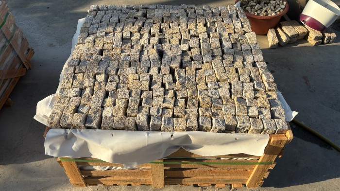 G682 Granite Cube Stone All Sides Flamed Finish