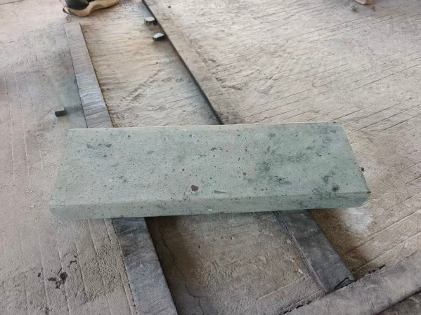 Green Rockface Limestone Size 200x200x20mm