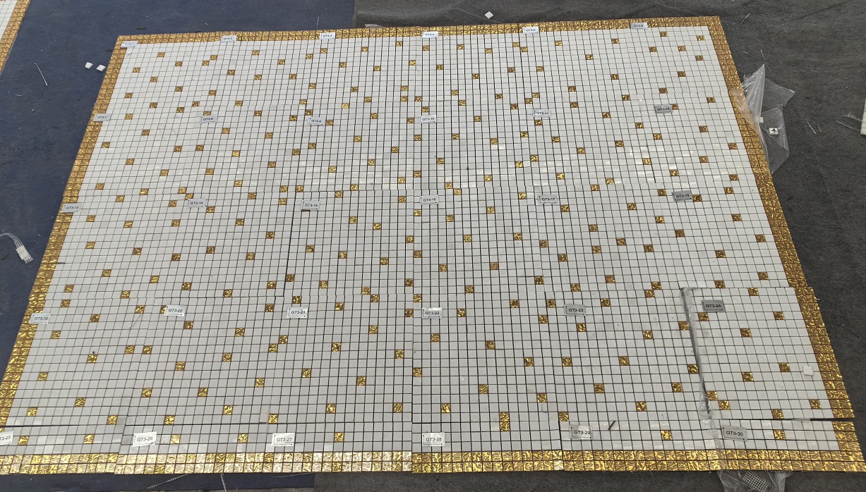 Timeless Elegance: Thassos White Marble Meets Golden Glass Mosaic