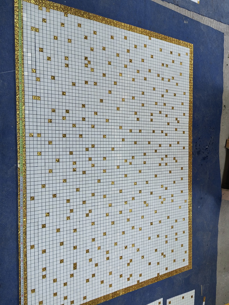 Timeless Elegance: Thassos White Marble Meets Golden Glass Mosaic