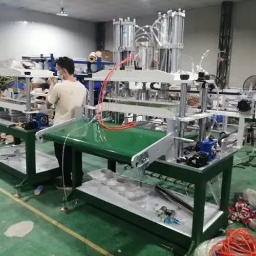 خط إنتاج آلة تصنيع الأقمشة غير المنسوجة PP Microfibre Meltblown