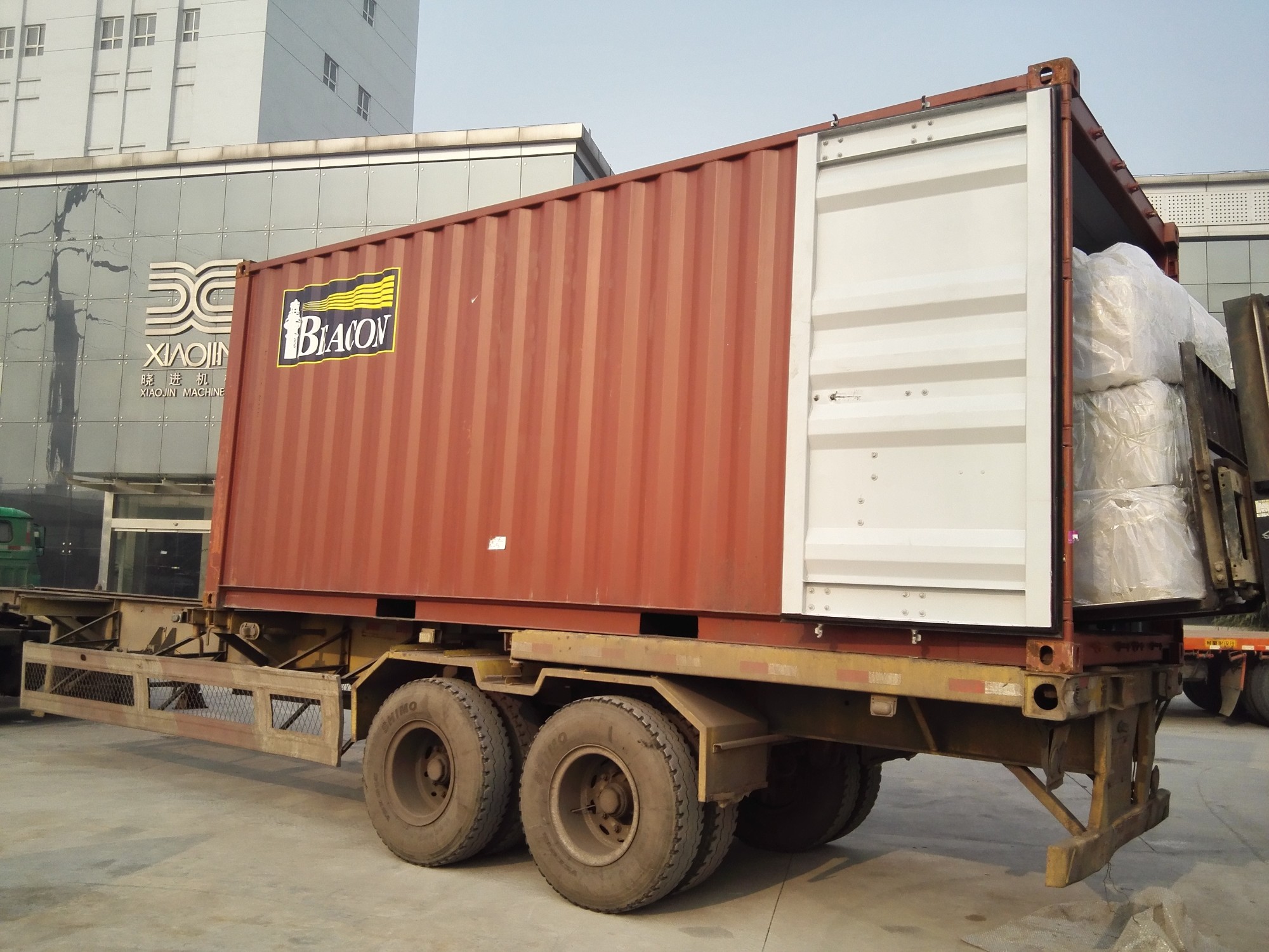 Đóng gói và tải container
