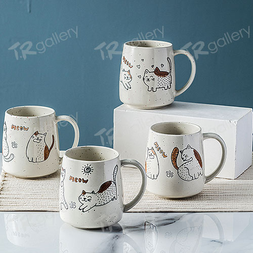 Belles tasses et tasses de chat
