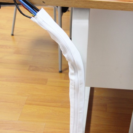 Zipper cable sleeving with magnet for AU customer