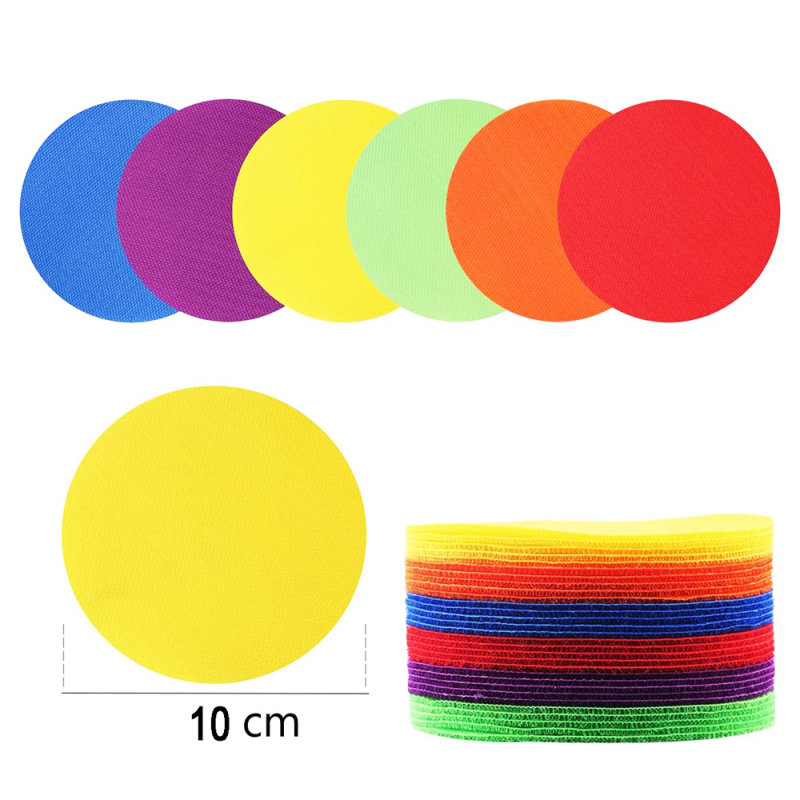 Segnalini circolari multicolori con numeri per attività di gruppo in classe degli insegnanti