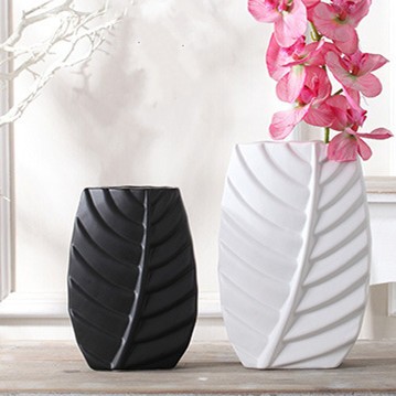 Handcrafed leaf shape Ceramic Vase