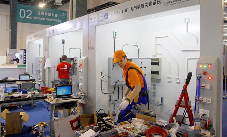 Nosso engenheiro, o Sr. Liu, foi o técnico chinês da 45ª Competição Mundial de Habilidades