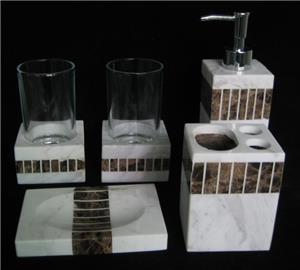 marmurowe zestawy akcesoriów łazienkowych