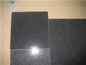 ¿Qué es el granito oscuro de Padang?