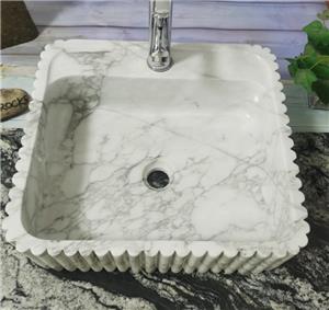Aplicación de ranuras para piedra en decoración y baño.