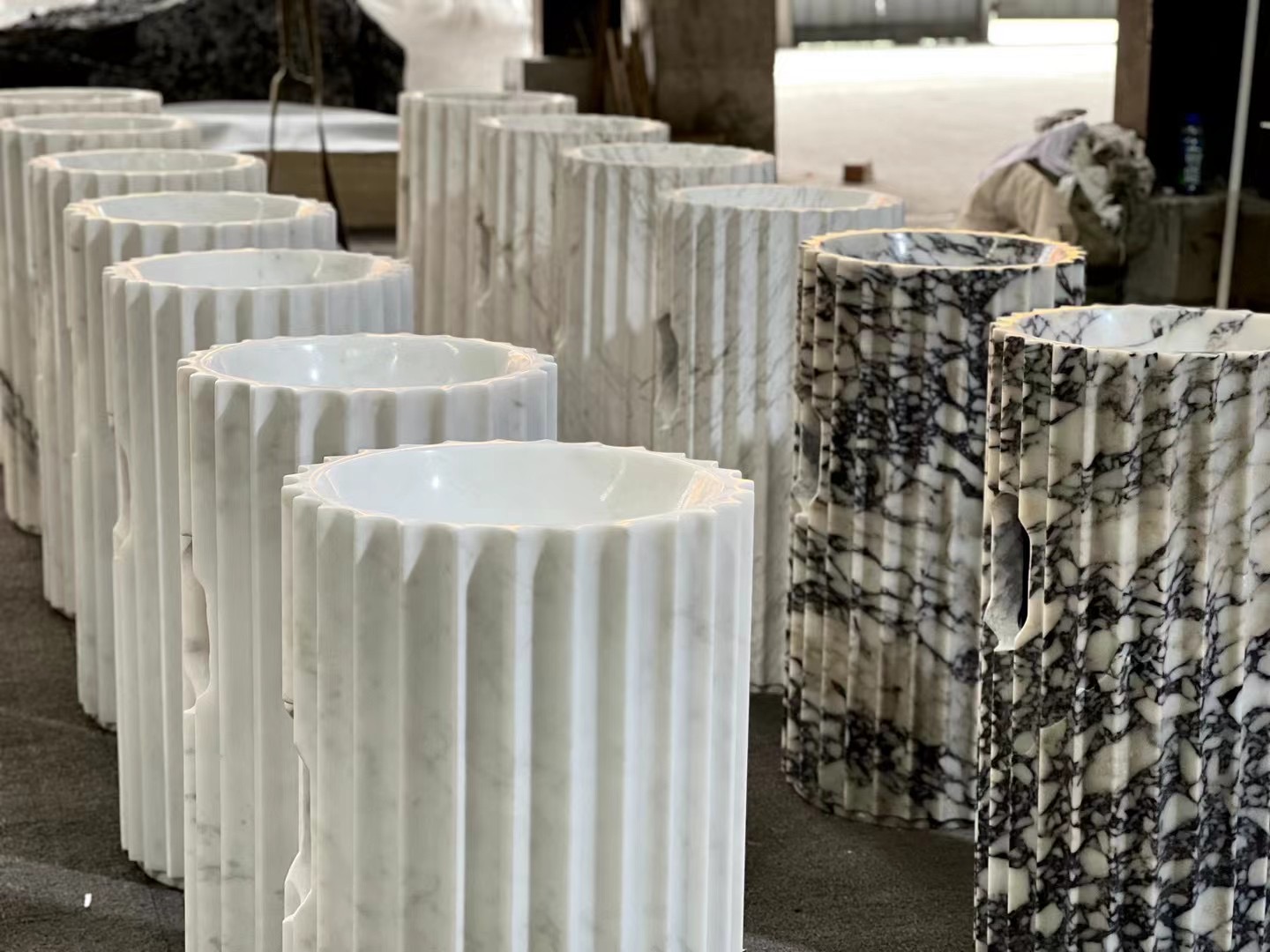 La elegancia de los lavabos de piedra independientes: una nueva tendencia en el diseño de baños