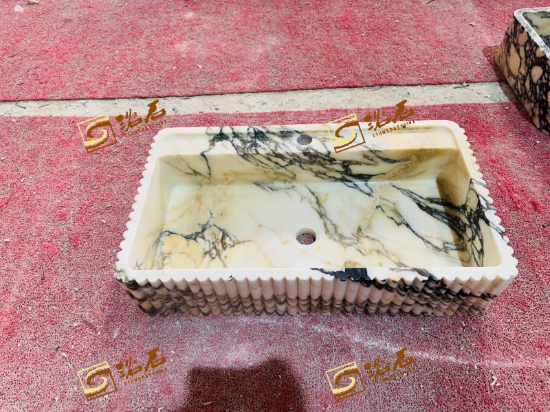 calacatta gold marble