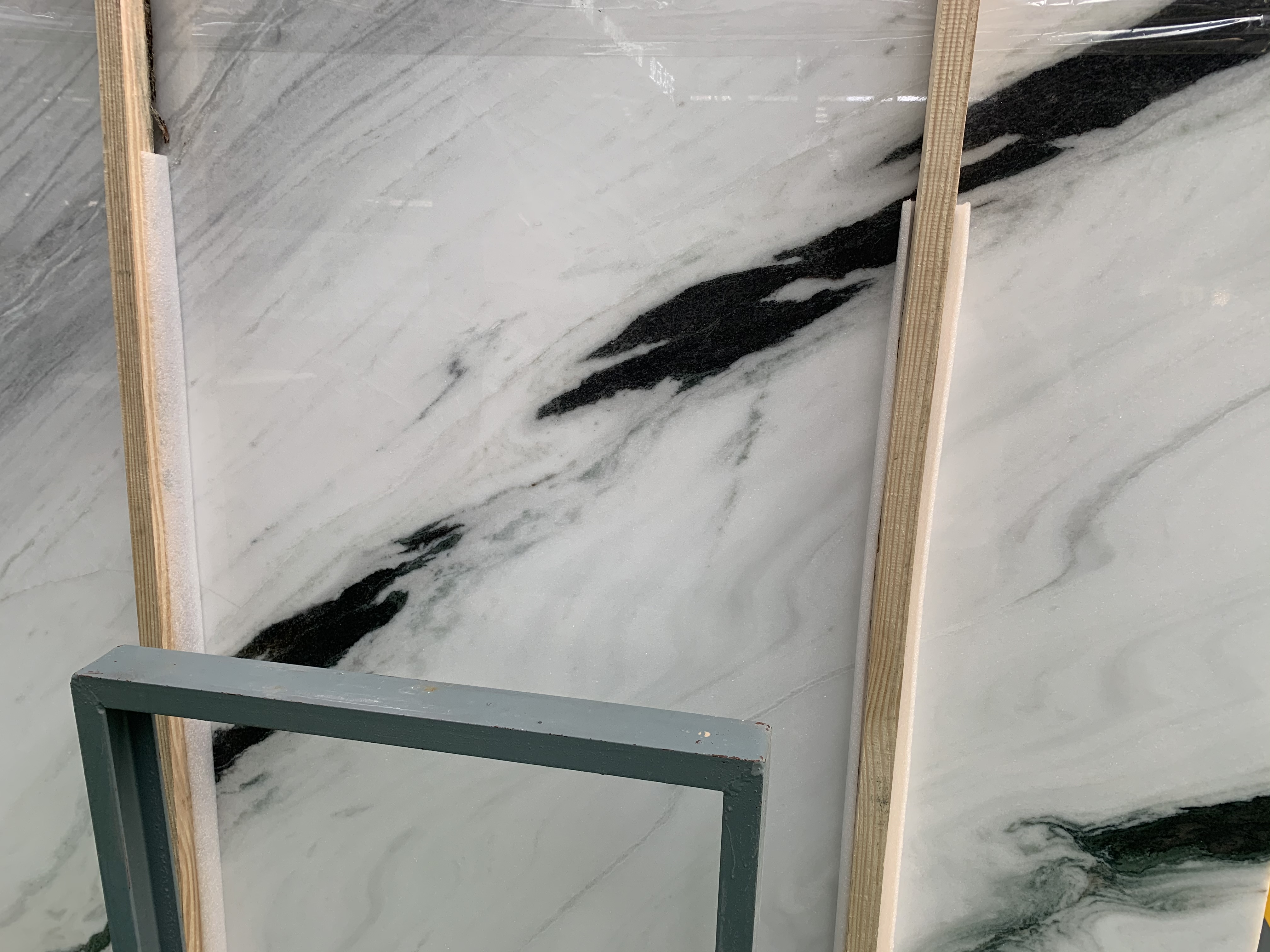 Panda White Marble Marble Shine