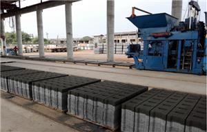 Exportaciones de máquinas para fabricar bloques de cemento a Ghana