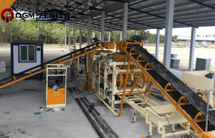 Máquina de fabricação de blocos ocos QGM ZN1000C no Vietnã Binh Thuan