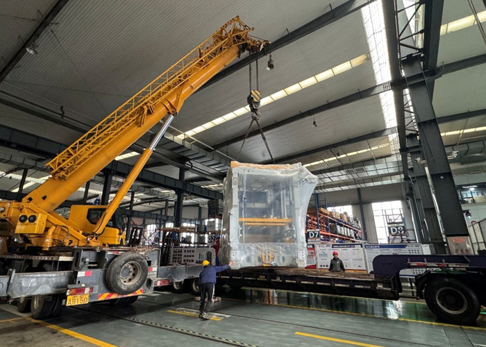 Pagpapadala ｜QGM ZN900 2C Ganap na Awtomatikong Intelligent Brick Machine ay Dumating sa South China Project Site