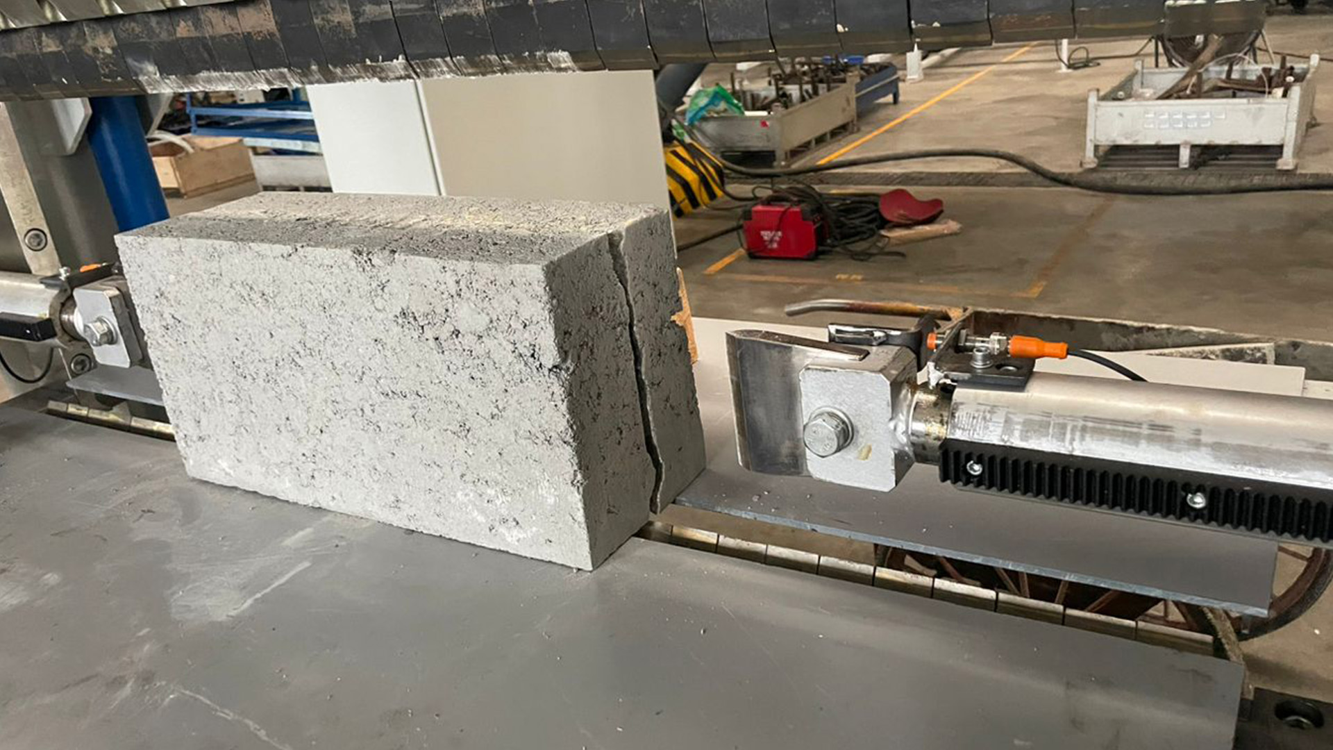 concrete block machine price