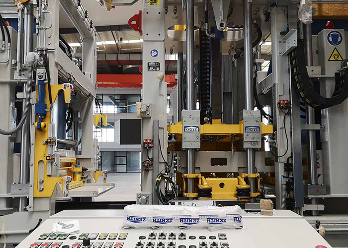 Machine à blocs de béton ZN1500-2 prête à être expédiée