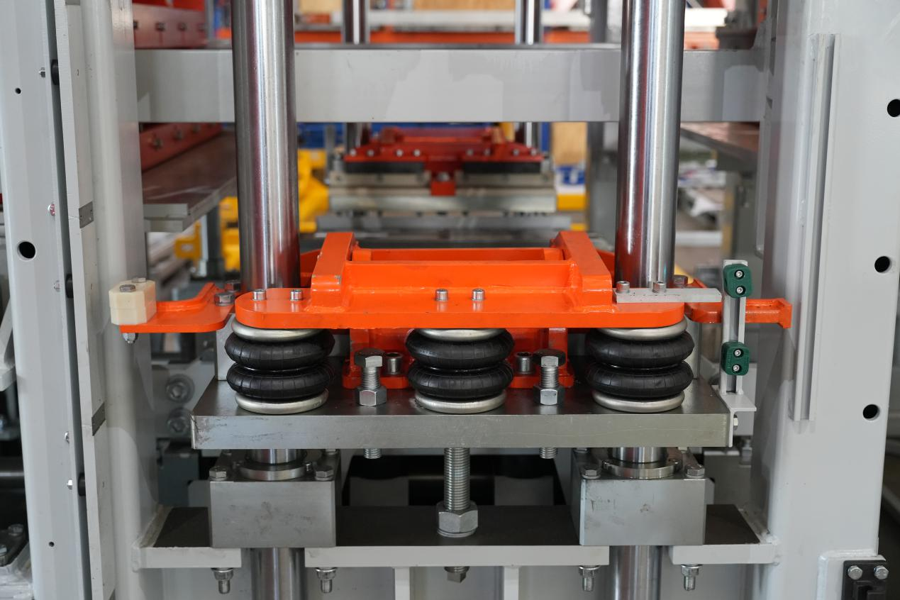 block molding machine