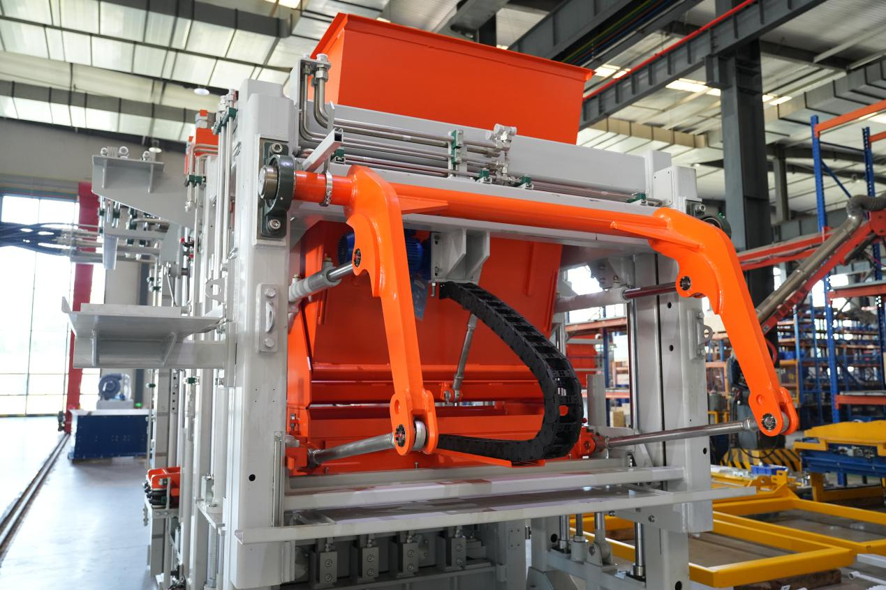hollow block molder