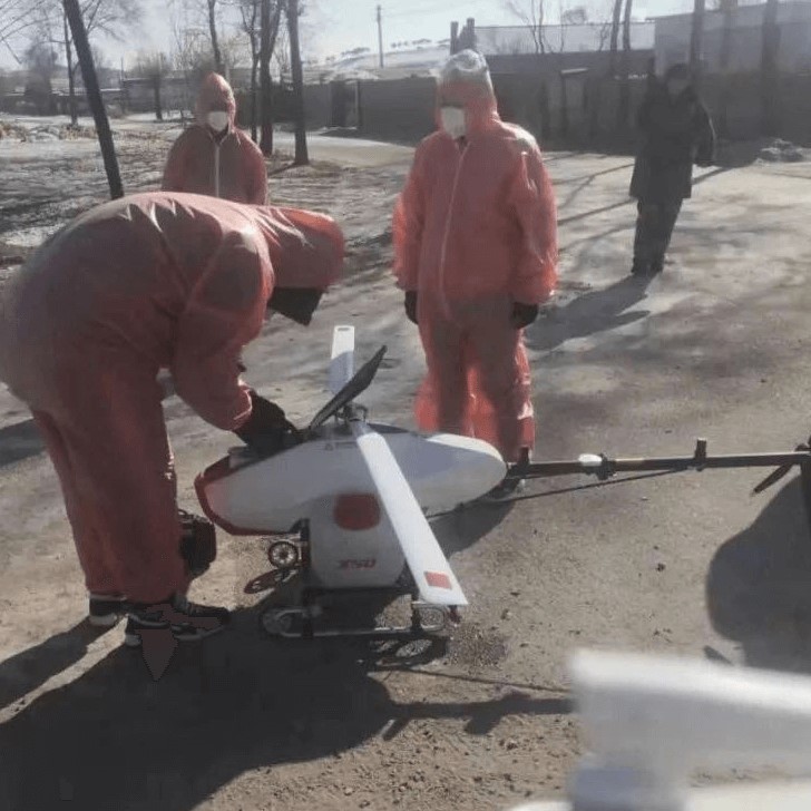 Spray UAV en el vecindario para protección contra epidemias