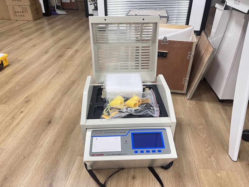 Insulating Oil Dielectric Strength Tester