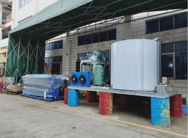 Industrial ice flake machine