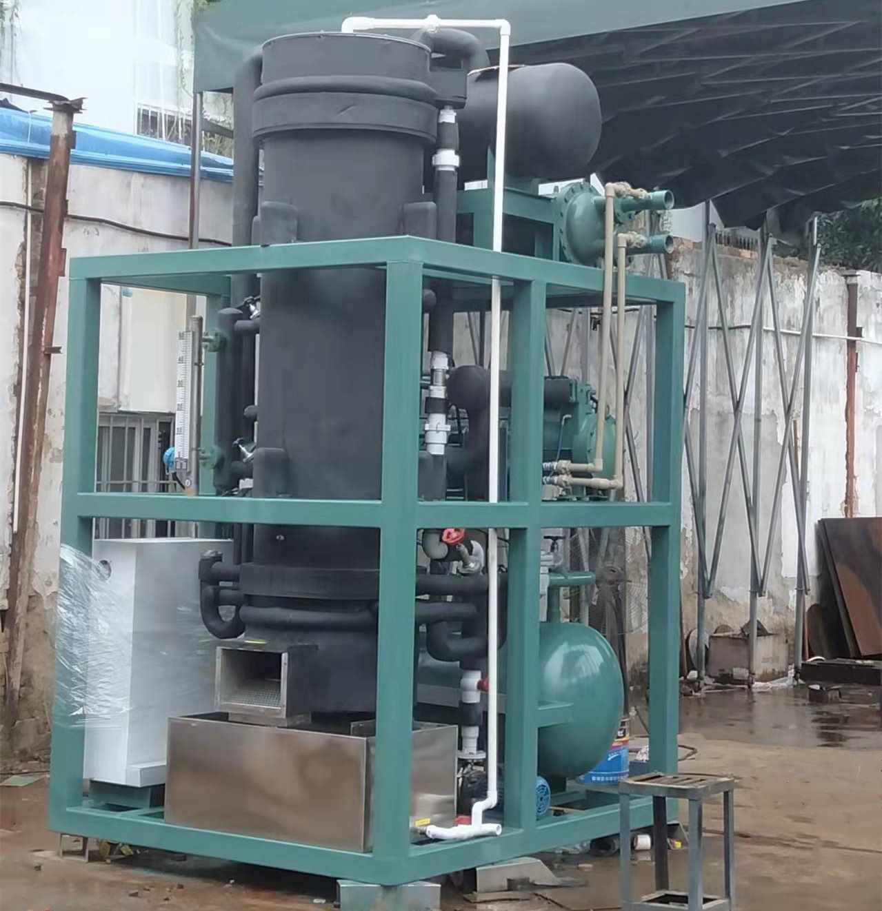 tube ice machine outdoor